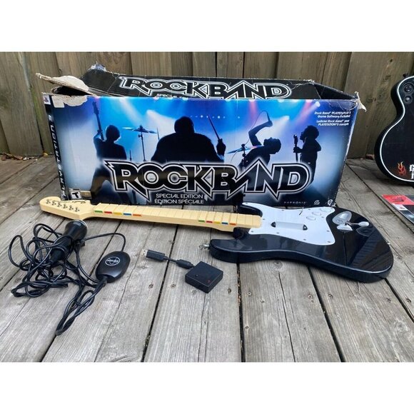 Rock Band Bundle With Guitar PS3 Fender Stratocaster W/ Dongle, Box & Microphone - Picture 3 of 7